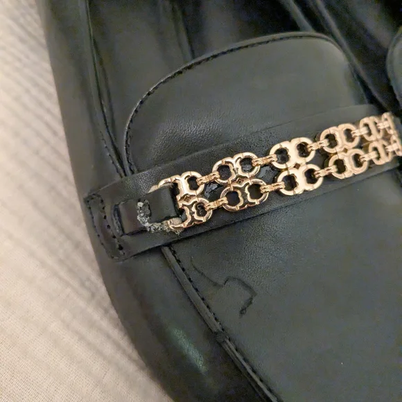 Tory Burch Gemini Elegant Black Loafers with Gold Accent Size 10.5 - Picture 3 of 6